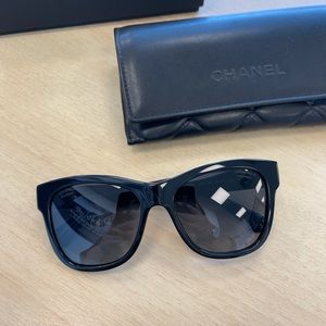 Almost BRAND NEW CHANEL SQUARE SUNGLASSES ACETATE